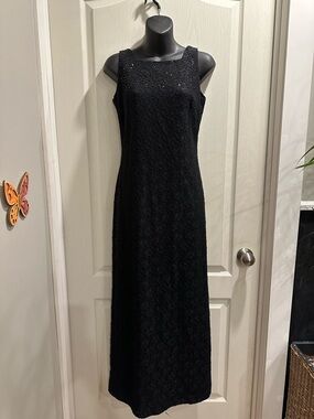 Vintage Black Sleeveless Lace Evening Gown with low scoop back